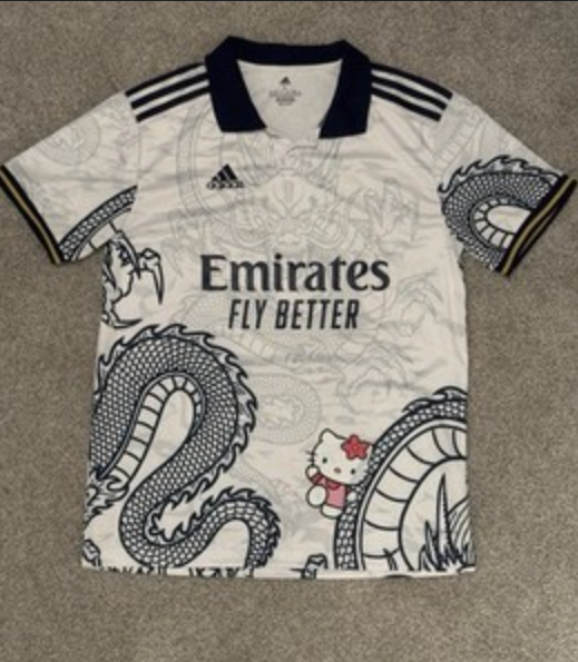 Polo Hello Kitty x Emirates – Édition Limitée