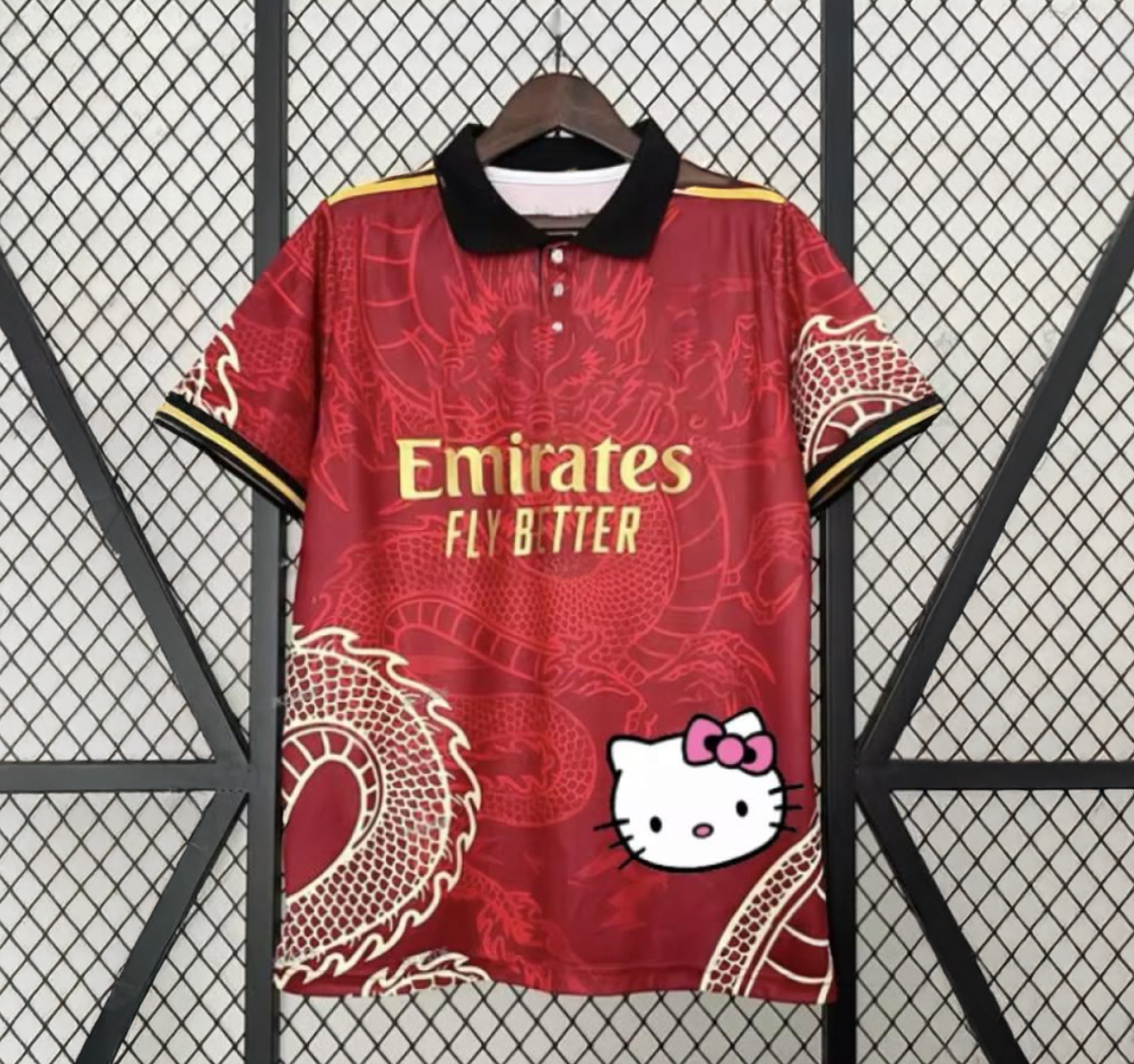 Polo Hello Kitty x Emirates – Édition Limitée